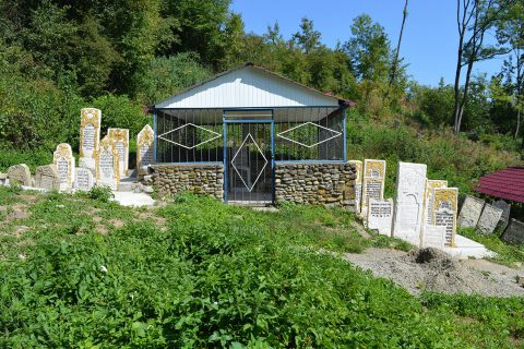 Cemeteries / Oholei Tzadikim