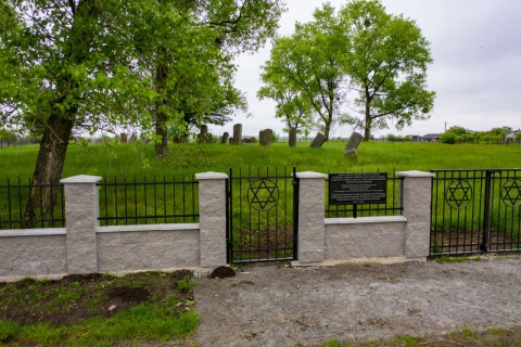 Cemeteries / Oholei Tzadikim